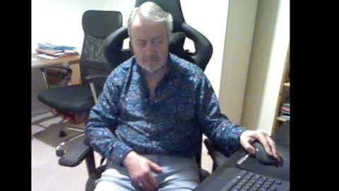 Snapshot of erasmus_d chatting on 01.02.25 erasmus_d online show from 01.02.25