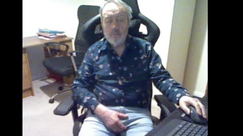 Snapshot of erasmus_d chatting on 01.06.25 erasmus_d online show from 01.06.25