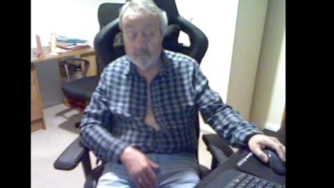 Snapshot of erasmus_d chatting on 01.15.25 erasmus_d online show from 01.15.25
