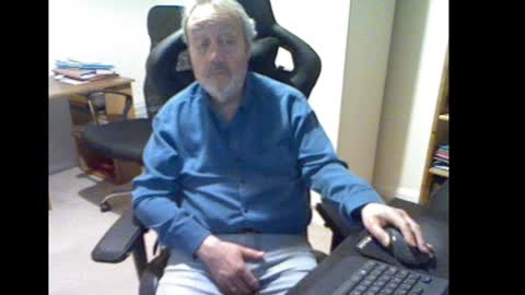 Snapshot of erasmus_d chatting on 01.25.25 erasmus_d online show from 01.25.25