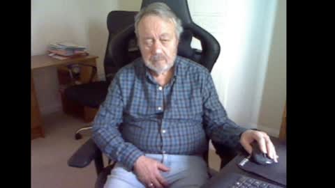 Snapshot of erasmus_d chatting on 01.27.25 erasmus_d online show from 01.27.25