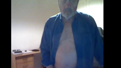 Snapshot of erasmus_d chatting on 02.04.25 erasmus_d online show from 02.04.25
