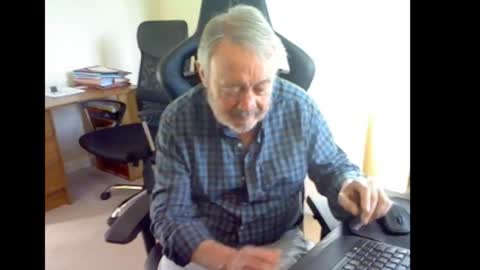 Snapshot of erasmus_d chatting on 09.12.25 erasmus_d online show from 09.12.25