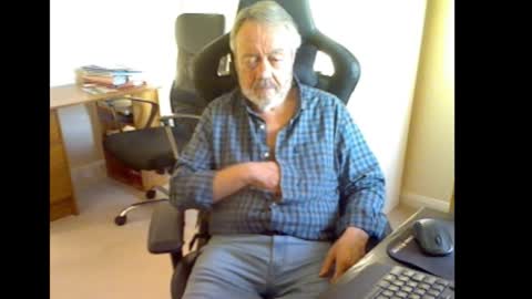 Snapshot of erasmus_d chatting on 10.11.25 erasmus_d online show from 10.11.25