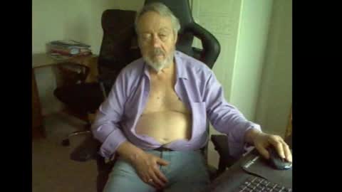 Snapshot of erasmus_d chatting on 10.13.25 erasmus_d online show from 10.13.25