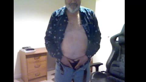Snapshot of erasmus_d chatting on 10.19.25 erasmus_d online show from 10.19.25