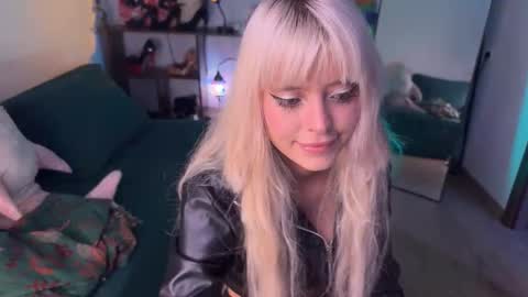 Snapshot of erectioneeering chatting on 09.22.25 Alissa online show from 09.22.25