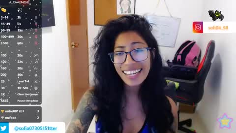 Snapshot of eren_mikasa chatting on 05.15.26 sofia online show from 05.15.26