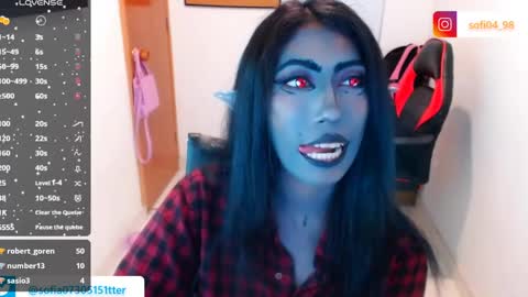 Snapshot of eren_mikasa chatting on 05.27.26 sofia online show from 05.27.26