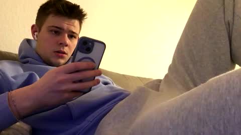 eric123754216 online show from 12.04.25