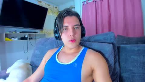 Snapshot of eric_twink18 chatting on 01.20.25 eric_twink18 online show from 01.20.25