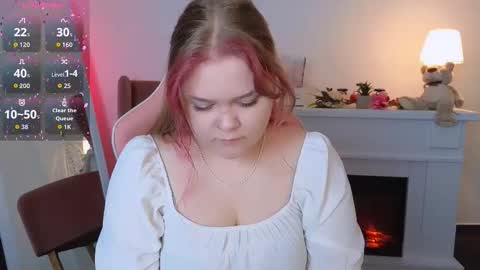 Snapshot of erica_love_ chatting on 09.17.25 erica_love_ online show from 09.17.25