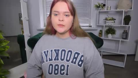 Snapshot of erica_love_ chatting on 10.12.25 erica_love_ online show from 10.12.25