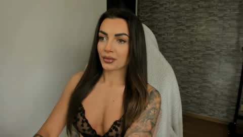 Snapshot of erica_xoo chatting on 06.02.26 Riaaa online show from 06.02.26