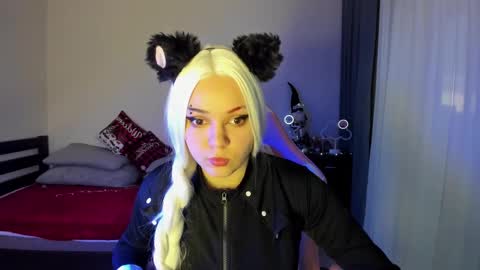 Snapshot of ericahoffman2 chatting on 01.03.25 Erica online show from 01.03.25