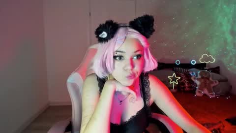 Snapshot of ericahoffman2 chatting on 01.08.25 Erica online show from 01.08.25