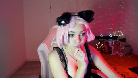 Snapshot of ericahoffman2 chatting on 01.08.25 Erica online show from 01.08.25