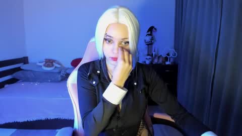 Snapshot of ericahoffman2 chatting on 01.28.25 Erica online show from 01.28.25