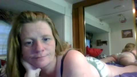 Snapshot of ericas080625 chatting on 10.21.25 EazyE  MattyDaddy online show from 10.21.25