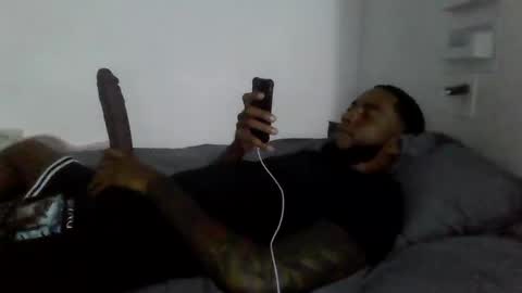 Snapshot of ericbuck chatting on 12.22.24 Eric Buck online show from 12.22.24