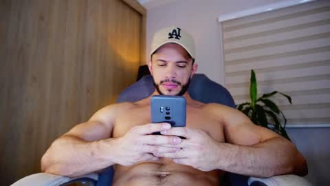 Snapshot of erick_thompson chatting on 01.17.25 Erick Thompson online show from 01.17.25