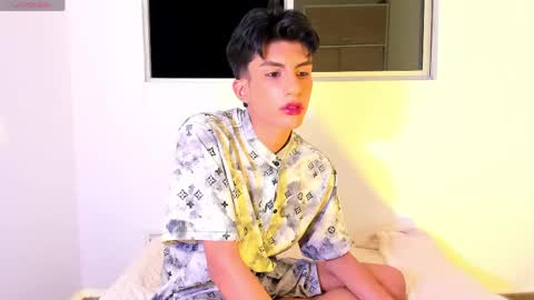 Snapshot of erick_velveth chatting on 05.08.26 erick online show from 05.08.26