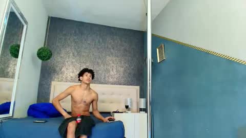 Snapshot of erick_zhimerman chatting on 10.13.25 online show from 10.13.25