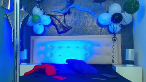 Snapshot of erick_zhimerman chatting on 10.24.25 online show from 10.24.25