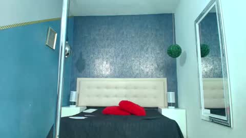 Snapshot of erick_zhimerman chatting on 11.24.25 online show from 11.24.25