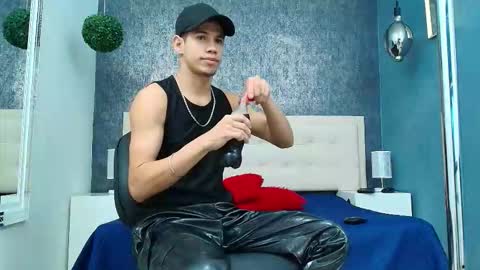 Snapshot of erick_zhimerman chatting on 01.11.26 online show from 01.11.26