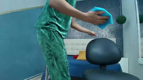 Snapshot of erick_zhimerman chatting on 01.12.26 online show from 01.12.26