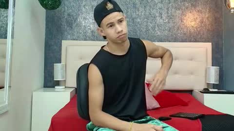 Snapshot of erick_zhimerman chatting on 02.02.26 online show from 02.02.26