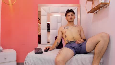 Snapshot of erickandnatasha_ chatting on 02.18.26 Erick y Natasha online show from 02.18.26