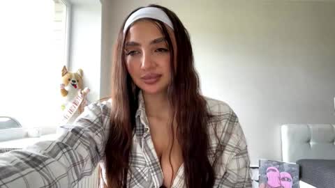 Snapshot of ericwiuff chatting on 05.15.26 Vanessa online show from 05.15.26
