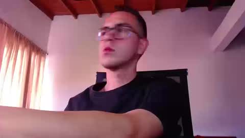 Snapshot of erik_rodriguez chatting on 09.25.25 Erik rodriguez online show from 09.25.25