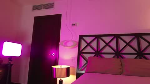 Snapshot of erikabee chatting on 09.13.25 Venus Skye online show from 09.13.25