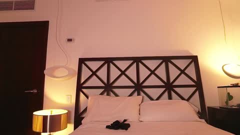 Snapshot of erikabee chatting on 10.15.25 Venus Skye online show from 10.15.25