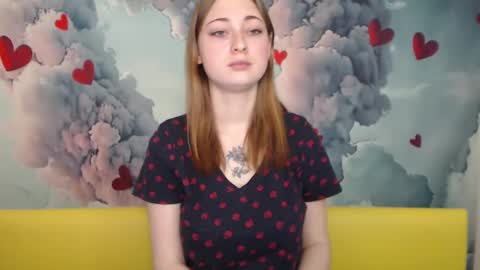 Snapshot of erikafanks chatting on 03.06.25 erikafanks online show from 03.06.25