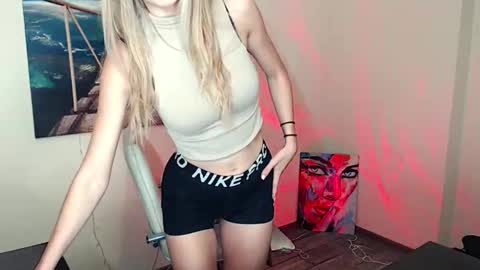 Snapshot of erikagavin chatting on 10.25.25 Erika online show from 10.25.25