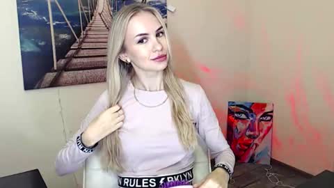 Snapshot of erikagavin chatting on 10.29.25 Erika online show from 10.29.25