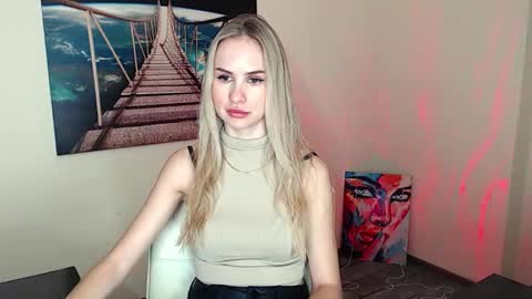 Snapshot of erikagavin chatting on 10.31.25 Erika online show from 10.31.25