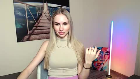 Snapshot of erikagavin chatting on 11.14.25 Erika online show from 11.14.25