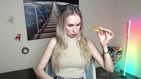 Snapshot of erikagavin chatting on 01.14.26 Erika online show from 01.14.26