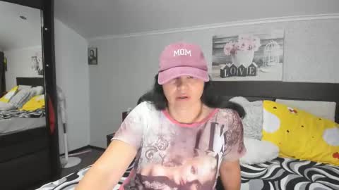 Snapshot of erikagold chatting on 05.20.26 ErikaGold online show from 05.20.26