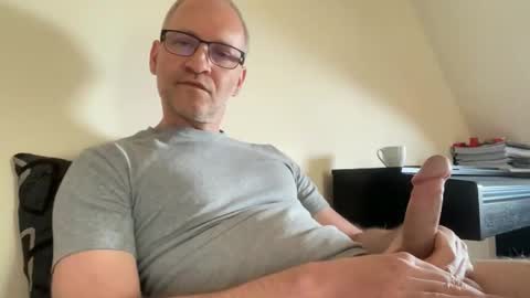 Snapshot of erikwant2 chatting on 04.28.26 erikwant2 online show from 04.28.26