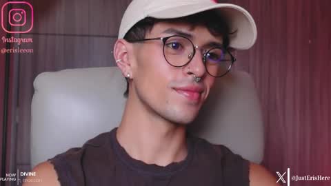 Snapshot of erisleon chatting on 04.18.26 online show from 04.18.26