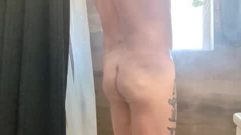 Snapshot of ernestdom123 chatting on 02.01.26 Hmmmhmmmm online show from 02.01.26