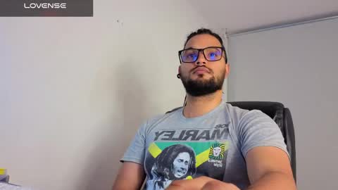 Snapshot of ernesto_rodriguez_82 chatting on 04.26.26 ernesto rodriguez 82 online show from 04.26.26