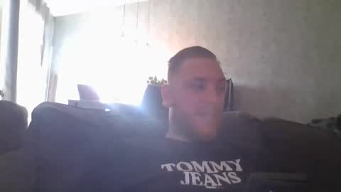 Snapshot of eroguy20 chatting on 11.06.25 eroguy20 online show from 11.06.25