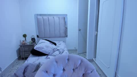 Snapshot of eros_wild chatting on 02.21.25 eros_wild online show from 02.21.25